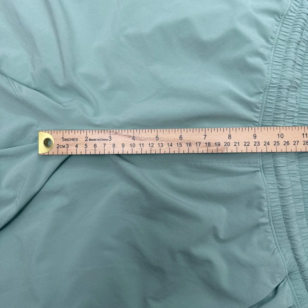 Lululemon Lined Running Shorts Men Medium Mint Green Athletic 6 In